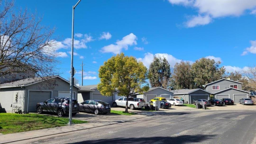 7523 Karlsberg Circle, STOCKTON, California 95207, ,Comm Ri Multi-units 5+,For Sale,Karlsberg Circle,ML81833260