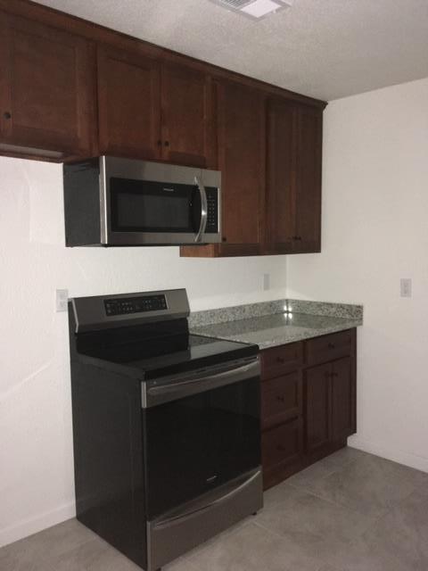 7523 Karlsberg Circle, STOCKTON, California 95207, ,Comm Ri Multi-units 5+,For Sale,Karlsberg Circle,ML81833260