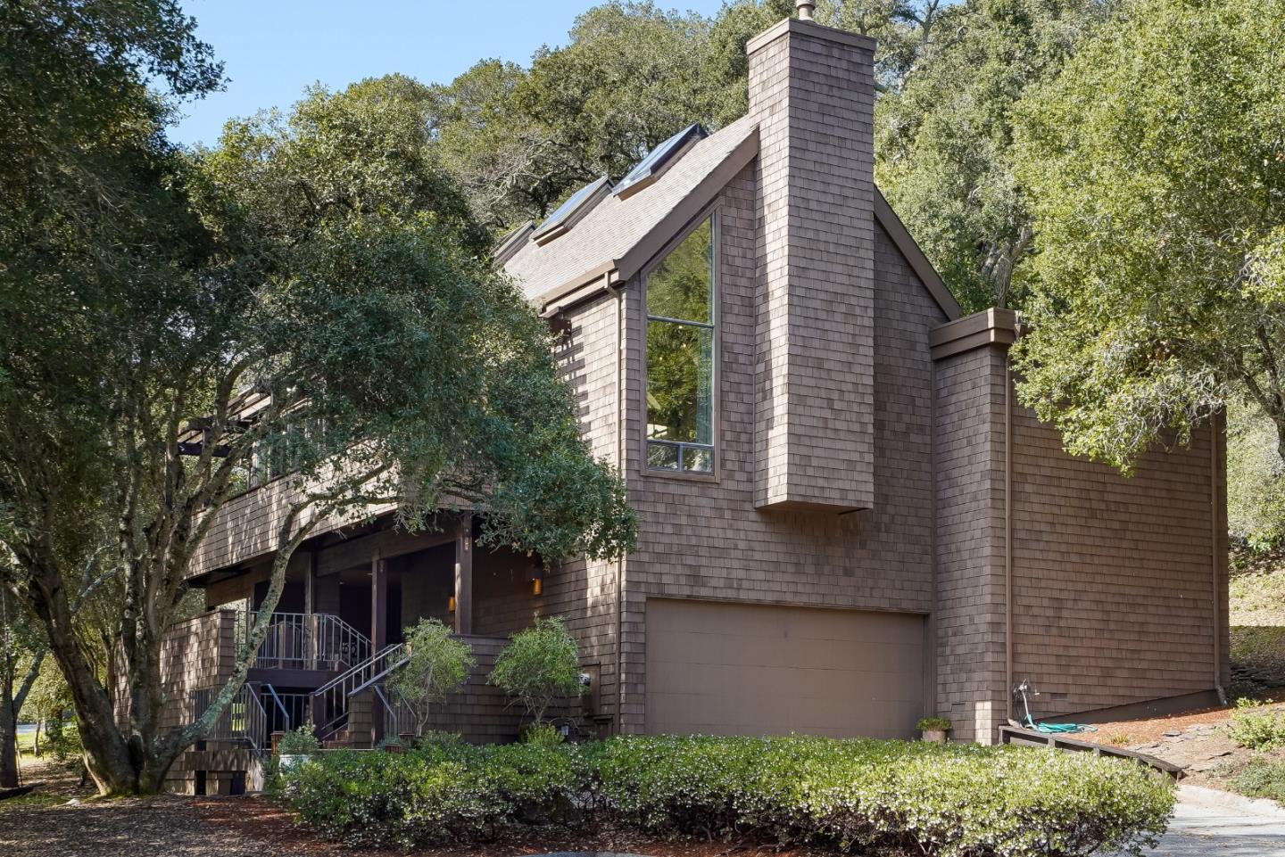 Detail Gallery Image 1 of 1 For 11 Valley Oak St, Portola Valley,  CA 94028 - 5 Beds | 3/1 Baths