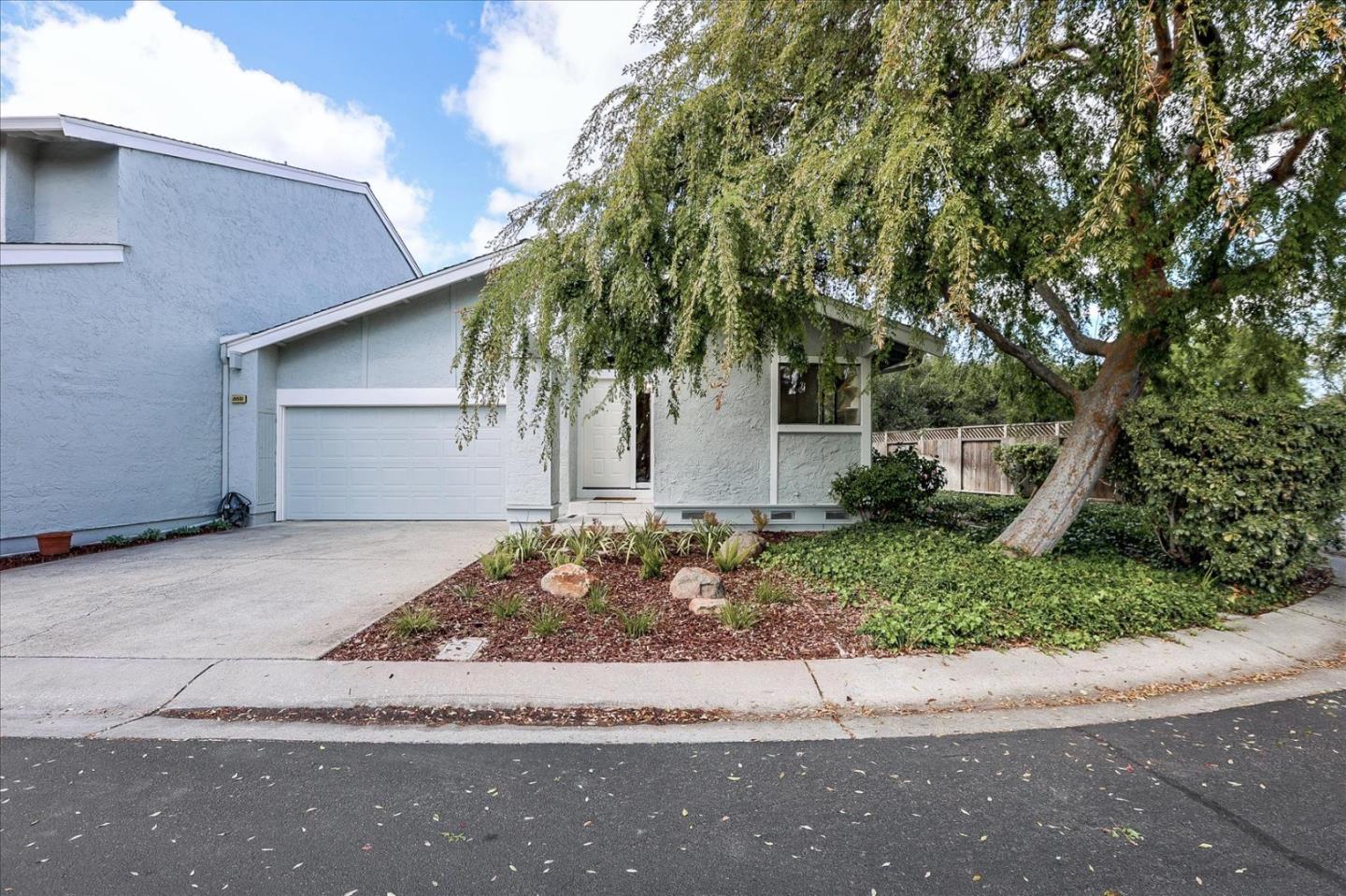 20551 Oak Creek Ln, Saratoga, CA 95070 2 Beds 2 Baths (Sold