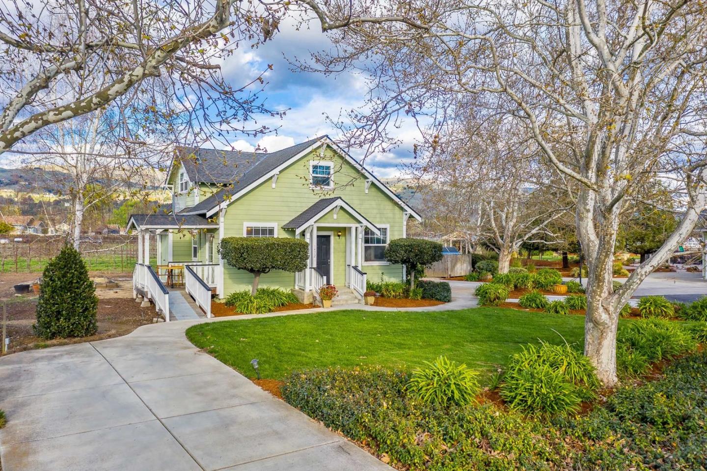 1470 E Middle Ave, San Martin, CA 95046 5 Beds 3/1 Baths