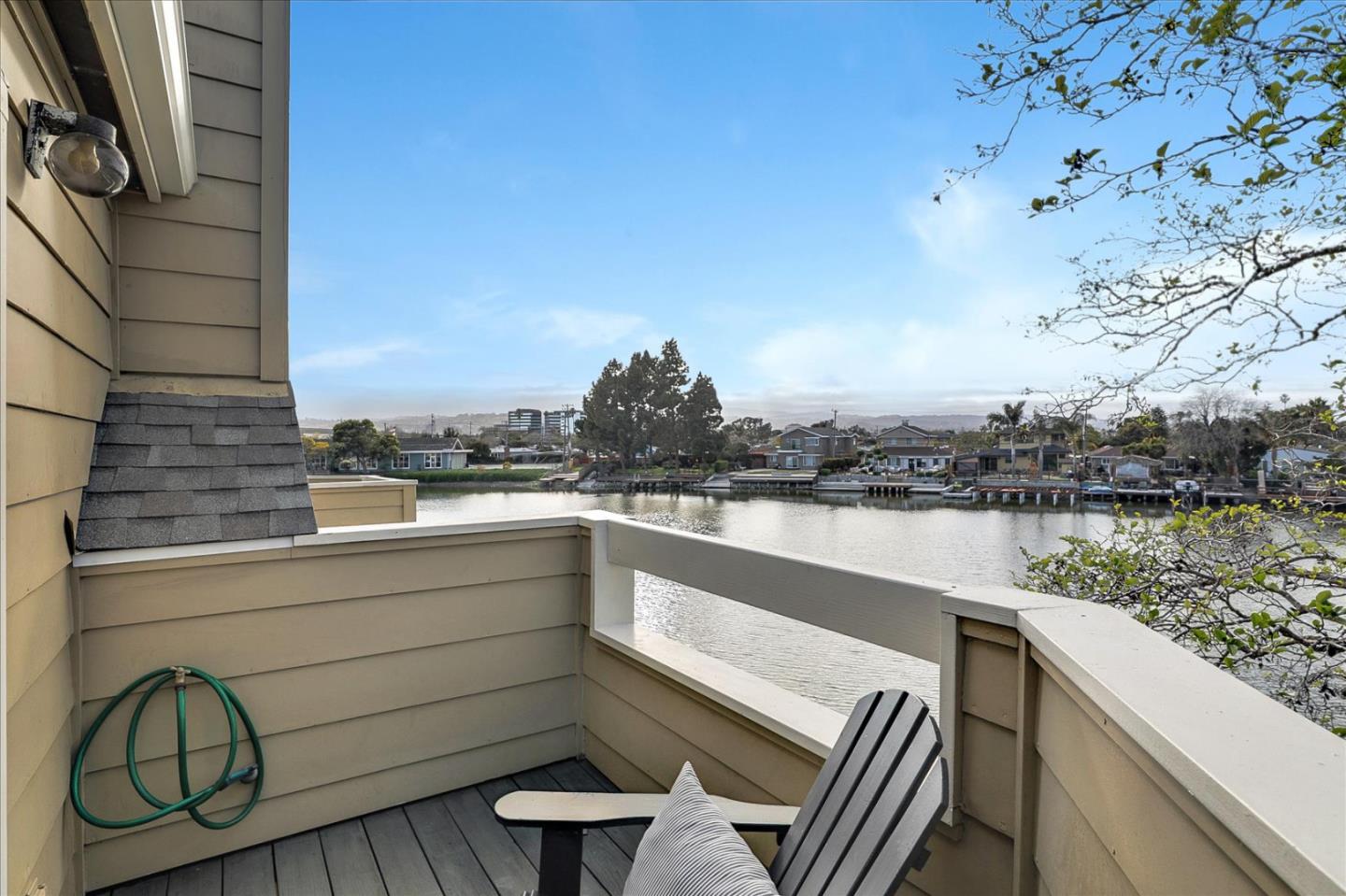 1082 Shoreline Dr, San Mateo, CA 94404 2 Beds 2/1 Baths (Active