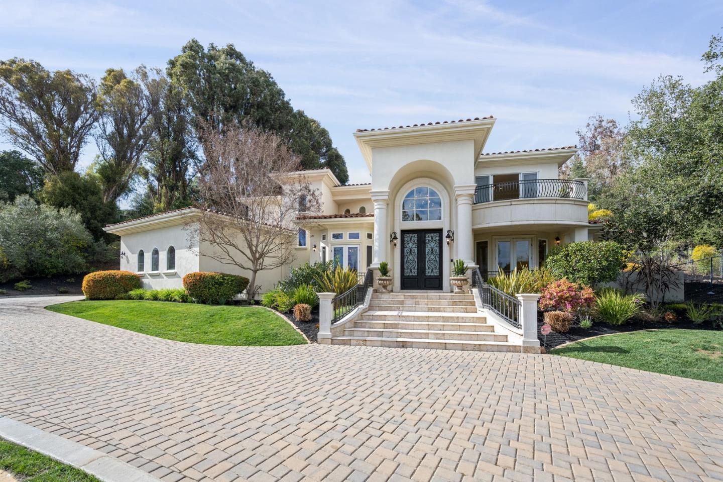 12675 Dianne Dr, Los Altos Hills, CA 94022 6 Beds 5/2 Baths (Sold