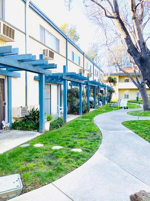 Detail Gallery Image 1 of 1 For 1731 Ellis St #13,  Concord,  CA 94520 - 1 Beds | 1 Baths
