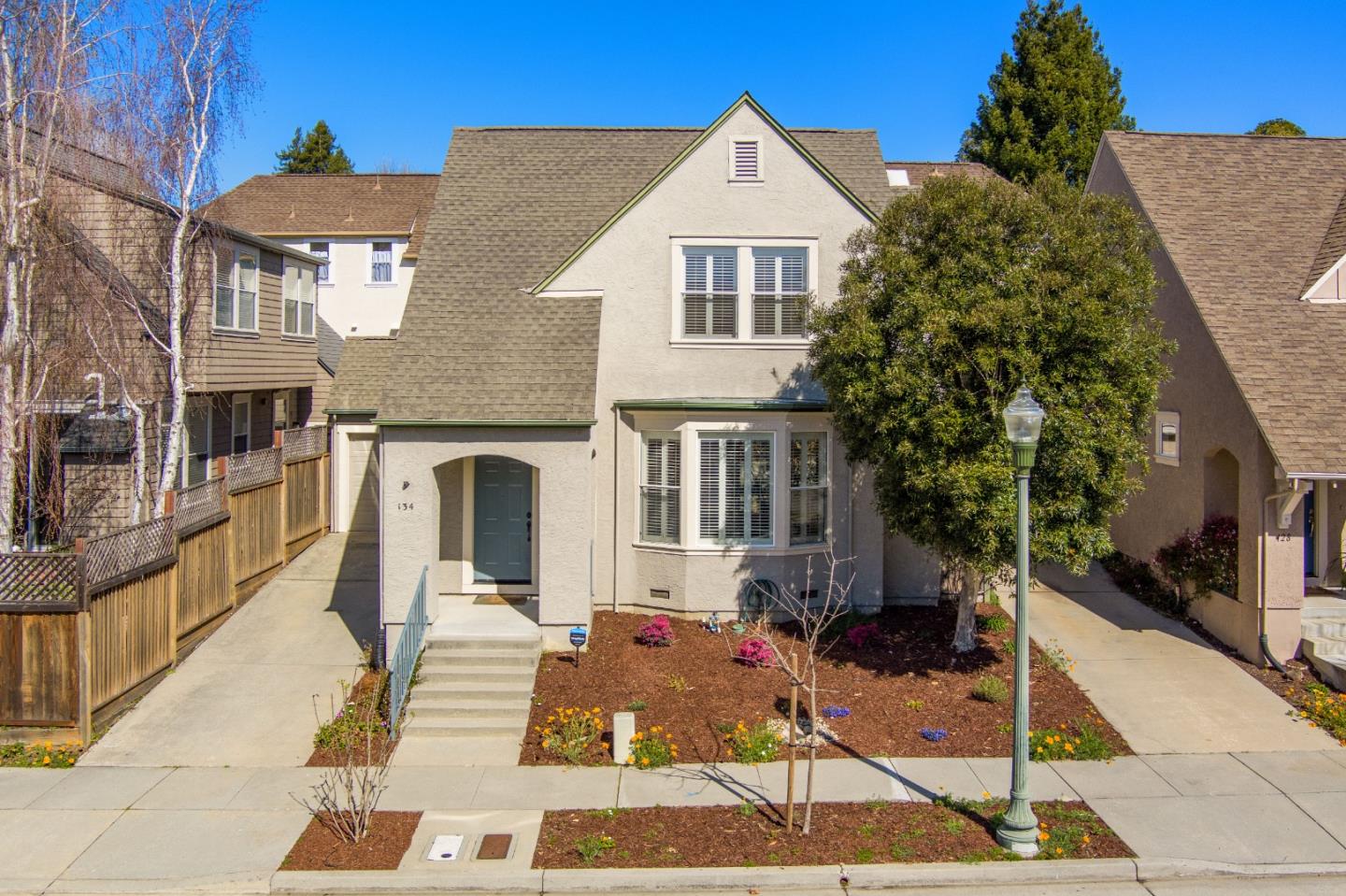 134 Robinson Ln, Santa Cruz, CA 95060 3 Beds 2/1 Baths (Sold