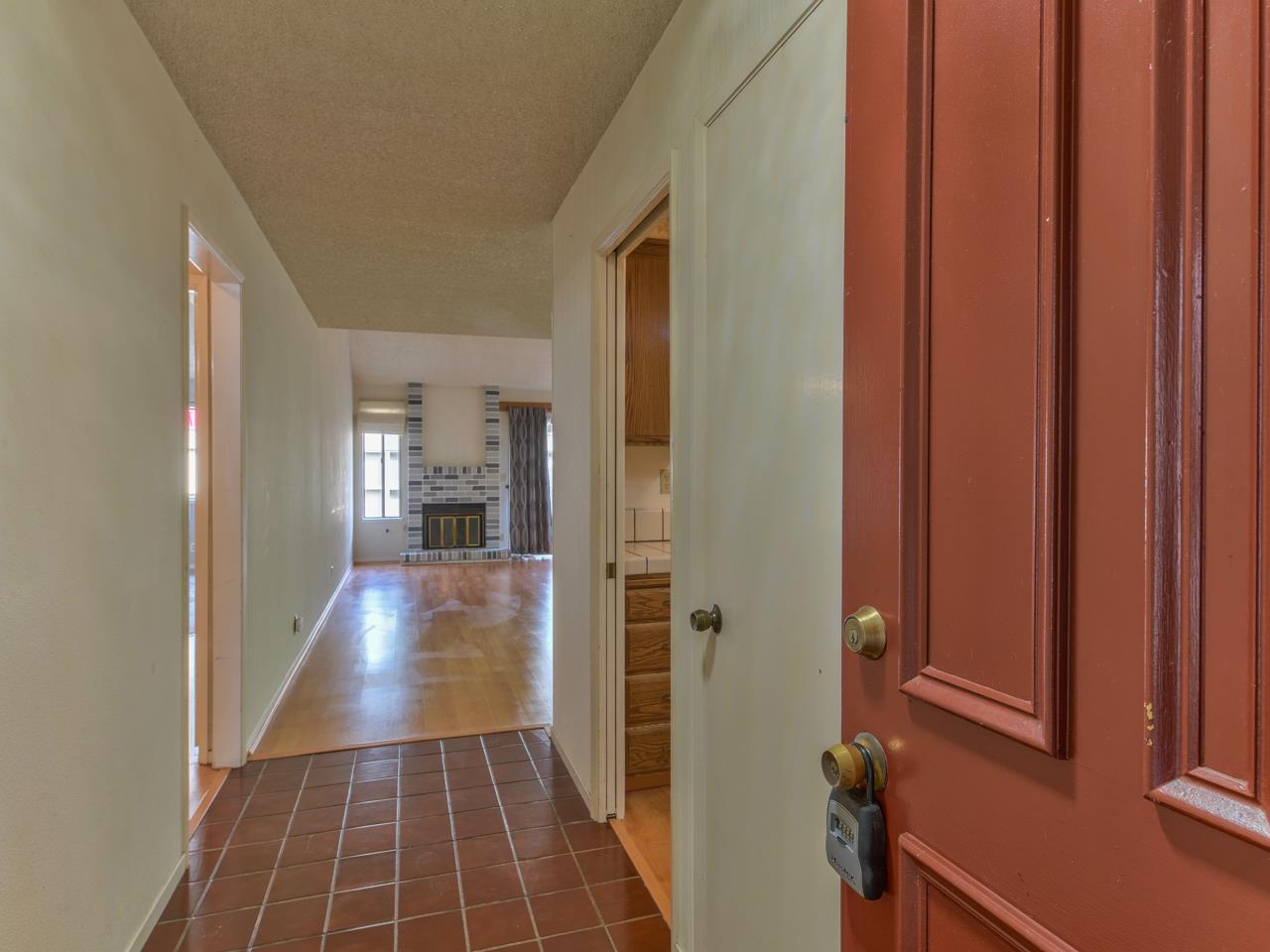 Detail Gallery Image 1 of 1 For 1844 Cherokee Dr #1,  Salinas,  CA 93906 - 2 Beds | 2 Baths