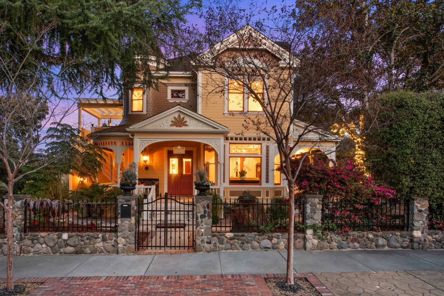 130 Edelen Ave, Los Gatos, CA 95030 5 Beds 3/2 Baths (Sold