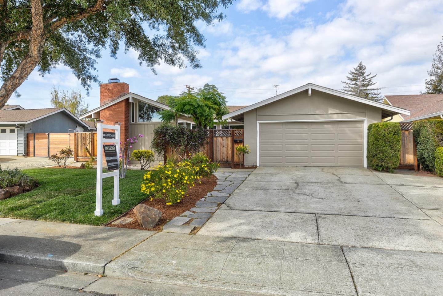 Detail Gallery Image 1 of 1 For 1017 Thistle Ct, Sunnyvale,  CA 94086 - 4 Beds | 2/1 Baths