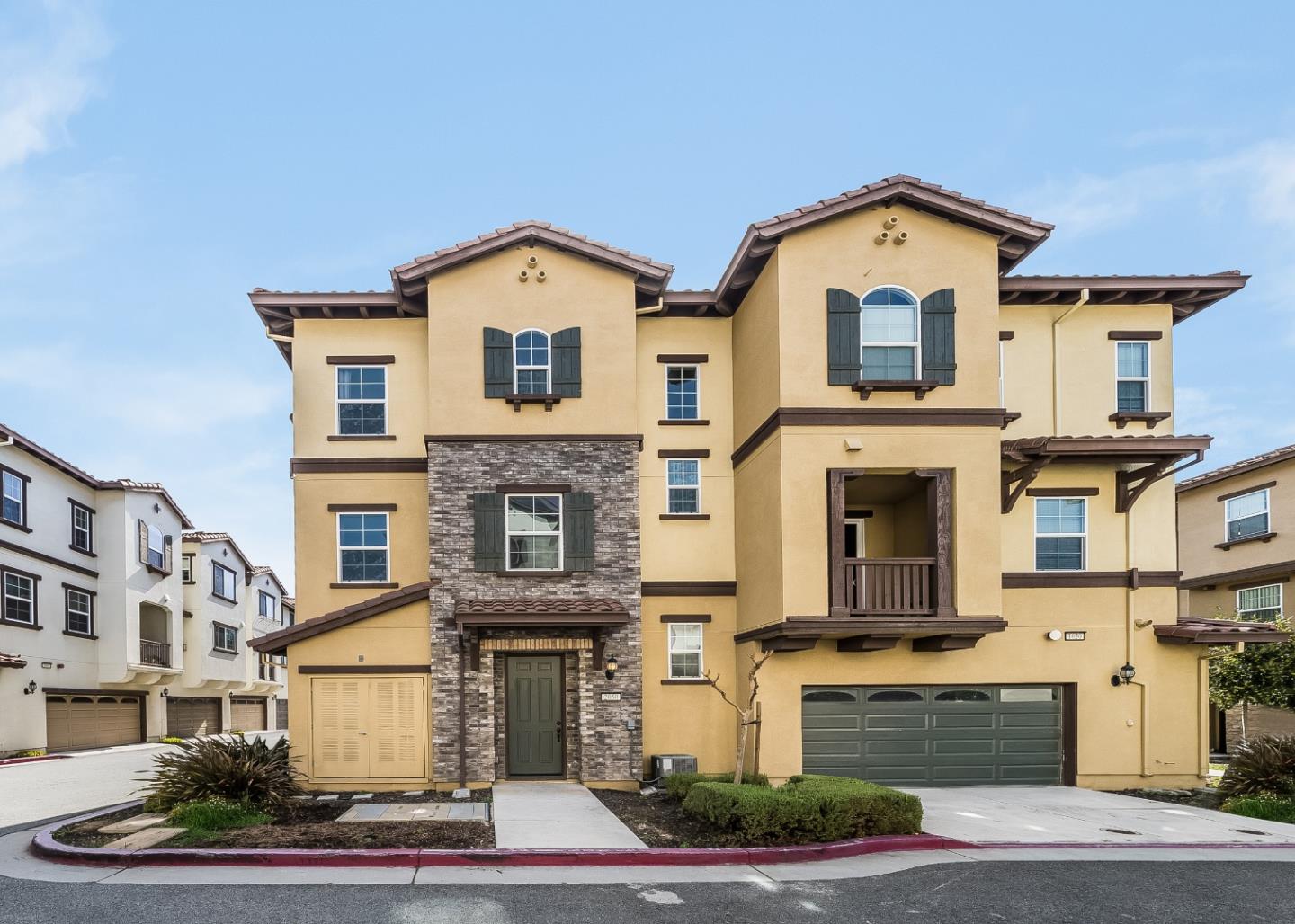 Detail Gallery Image 1 of 1 For 2050 Sedge Ct, San Jose,  CA 95133 - 2 Beds | 2/1 Baths
