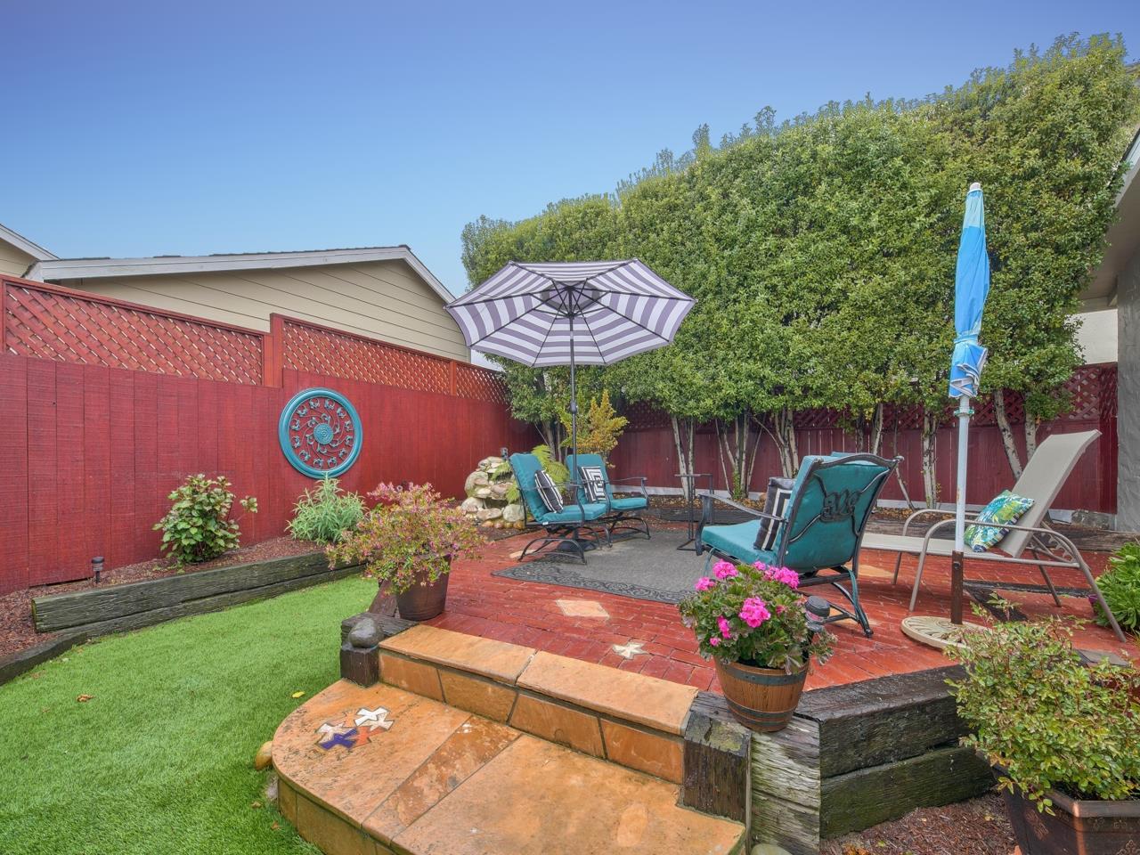 967 Roosevelt St, Monterey, CA 93940 2 Beds 1 Baths