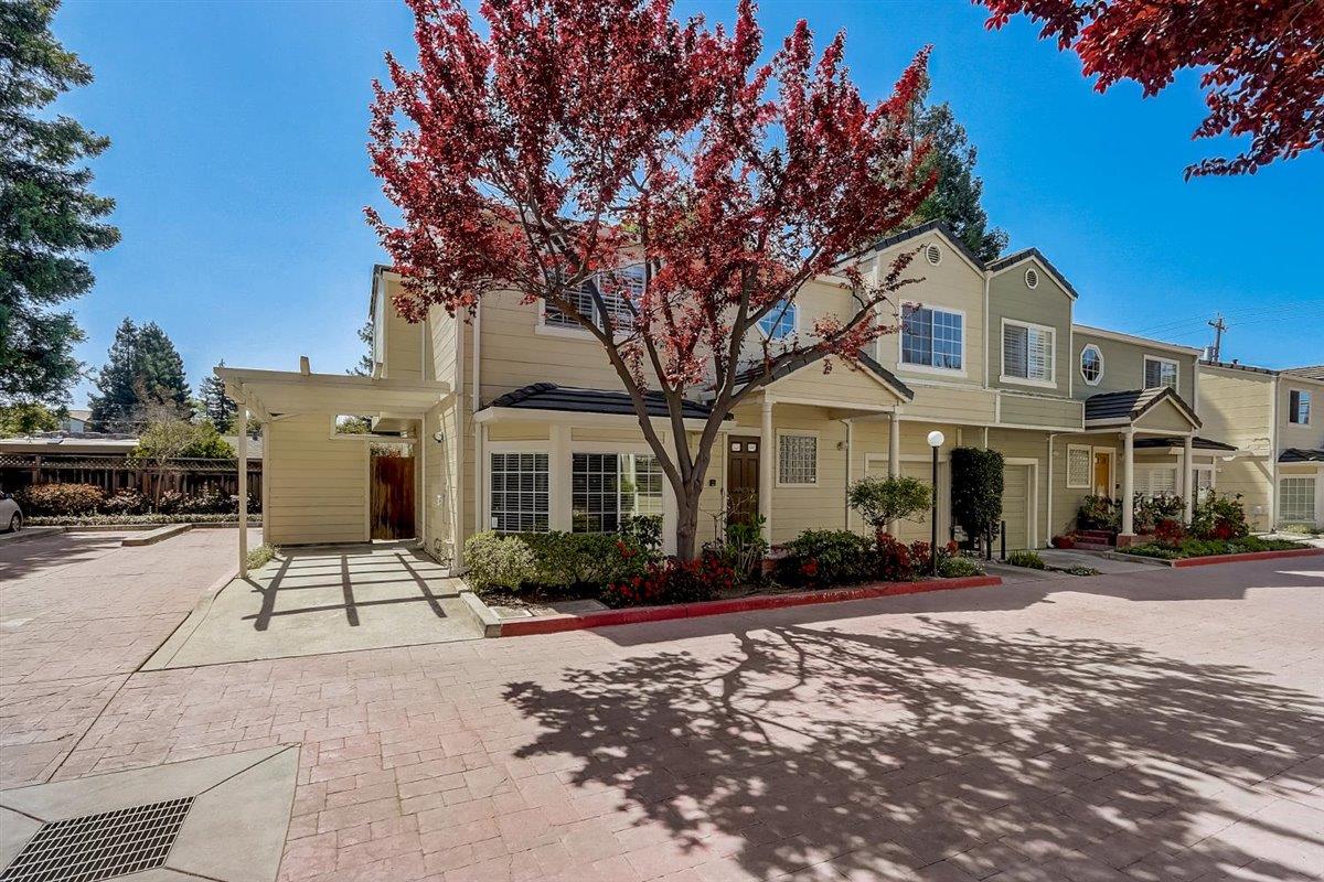 Detail Gallery Image 1 of 1 For 2061 Rialto Ct, Mountain View,  CA 94043 - 3 Beds | 2/1 Baths