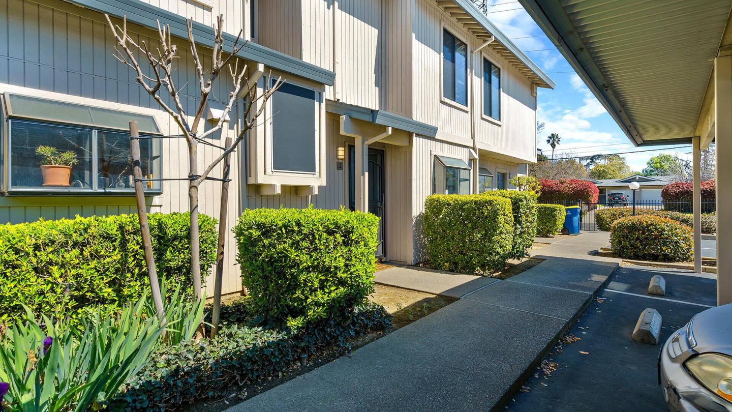 1125 Bell St 2, Sacramento, CA 95825 2 Beds 2/1 Baths (Sold