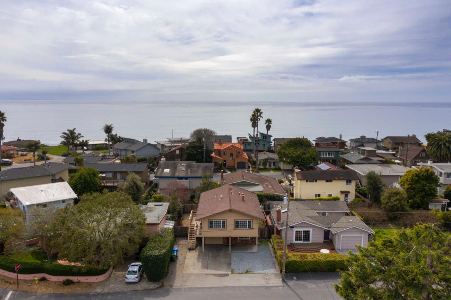 103 Santa Cruz Ave, Aptos, CA 95003 4 Beds 2 Baths (Sold