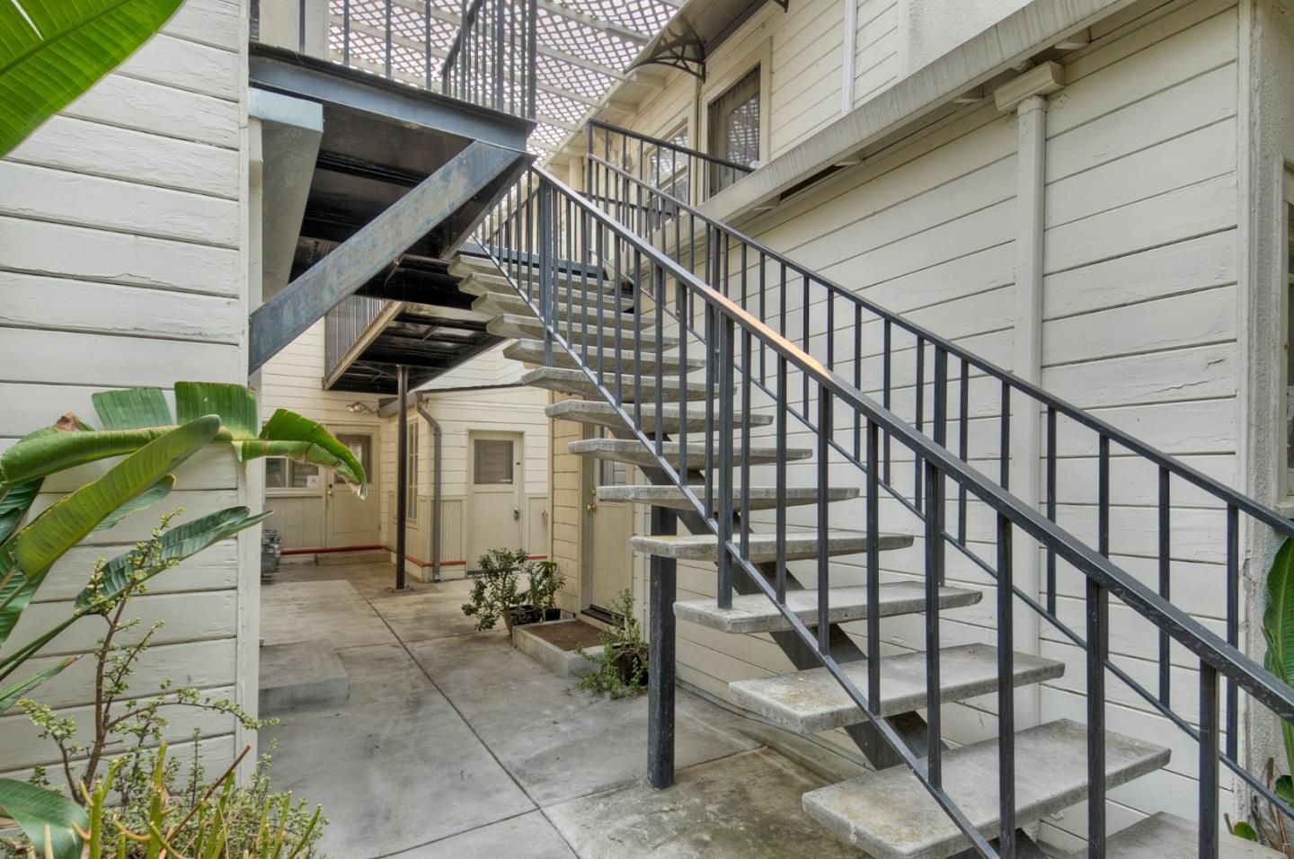 553 6th Street, SAN JOSE, California 95112, ,Comm Ri Multi-units 5+,For Sale,6th Street,ML81835444