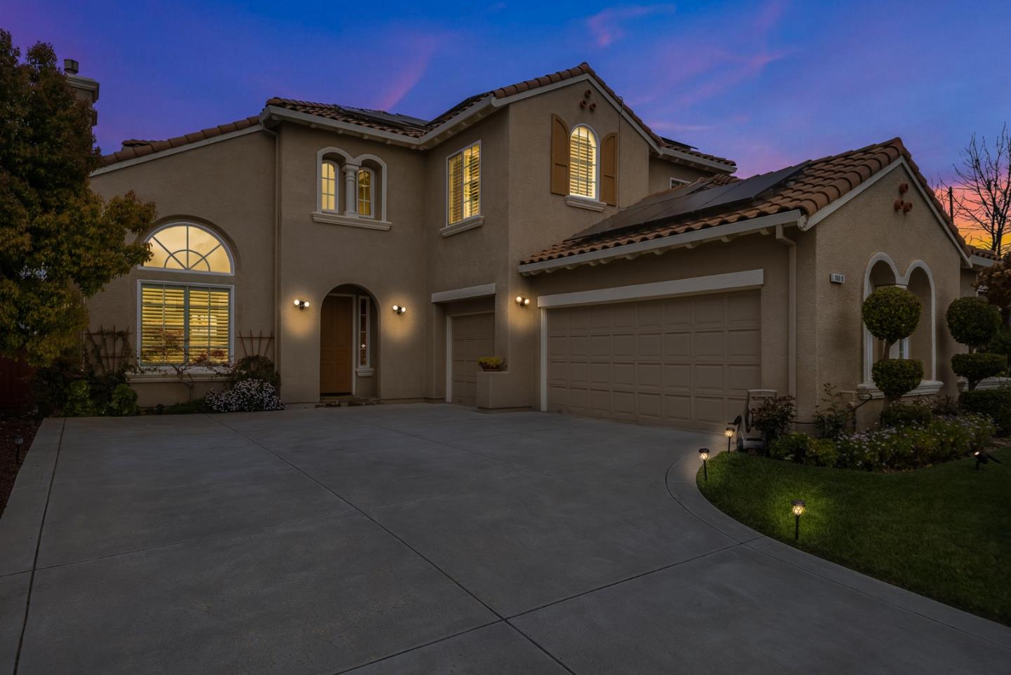 Detail Gallery Image 1 of 1 For 18610 Serra Avenida, Morgan Hill,  CA 95037 - 5 Beds | 2/1 Baths