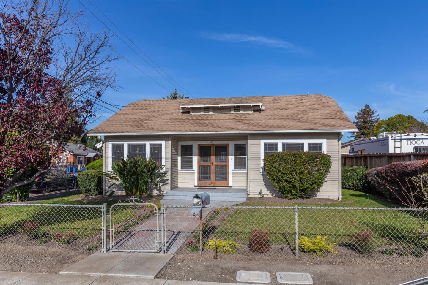 Detail Gallery Image 1 of 1 For 4579 Alum Rock Ave, San Jose,  CA 95127 - 2 Beds | 1 Baths