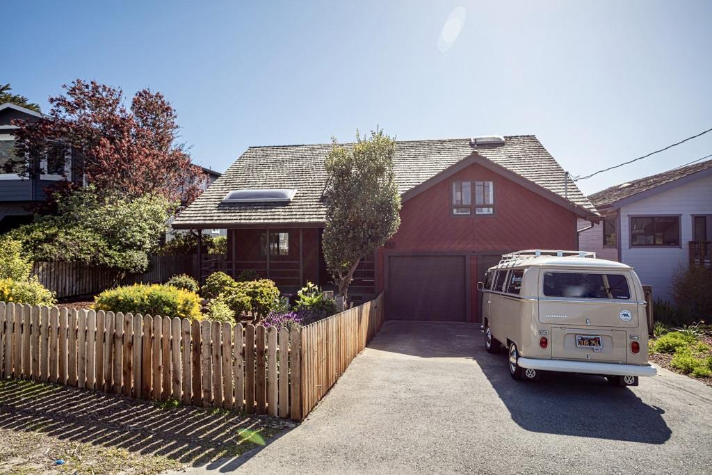 562 Buena Vista St, Moss Beach, CA 94038 4 Beds 2/1 Baths (Sold