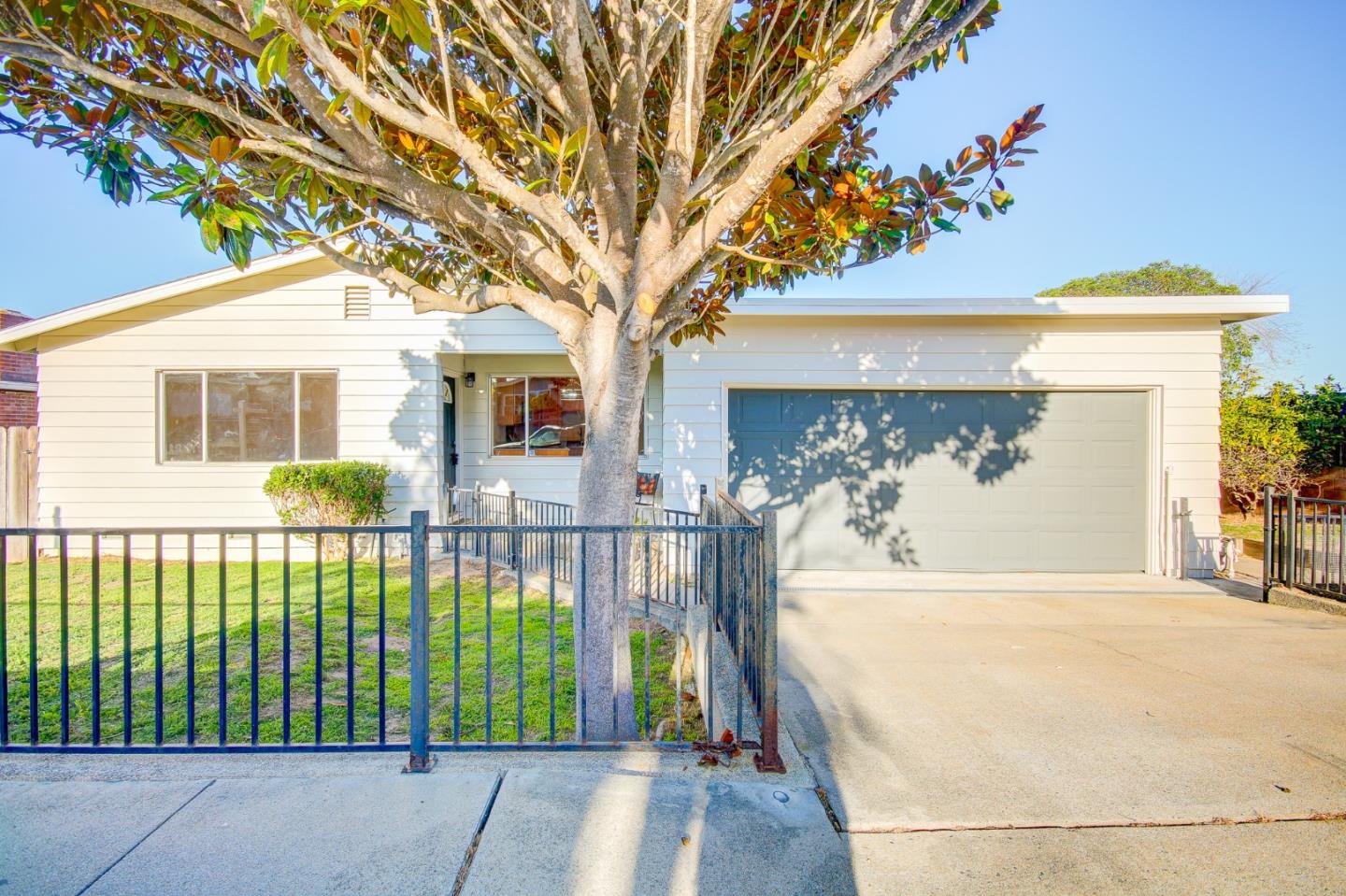 Detail Gallery Image 1 of 1 For 1759 Vallejo St, Seaside,  CA 93955 - 4 Beds | 2 Baths