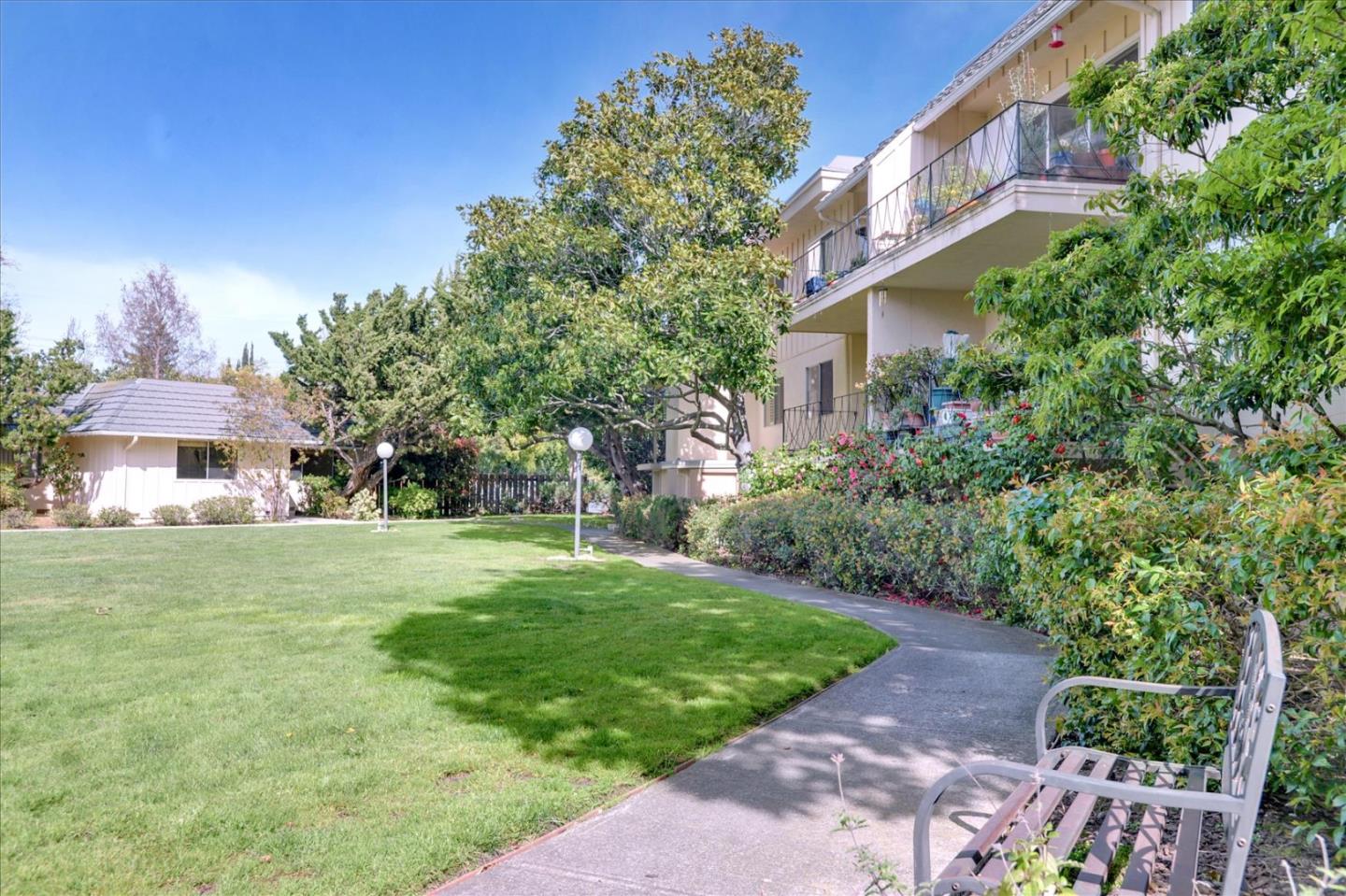 21 Willow Rd 46, Menlo Park, CA 94025 2 Beds 2 Baths (Active