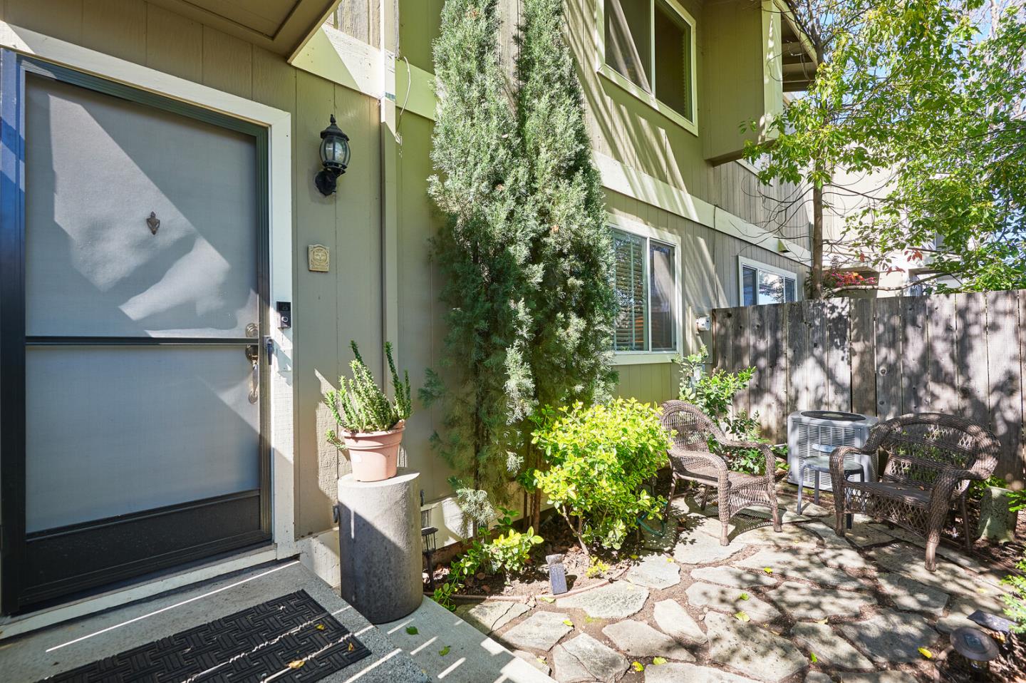 Detail Gallery Image 1 of 1 For 18220 Hale Ave #B,  Morgan Hill,  CA 95037 - 3 Beds | 1/1 Baths
