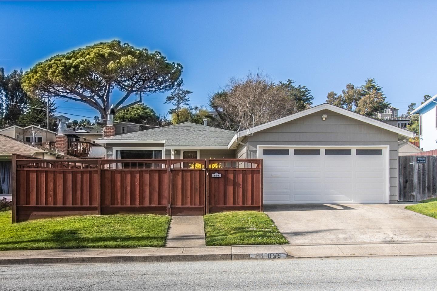 Detail Gallery Image 1 of 1 For 859 Crespi Dr, Pacifica,  CA 94044 - 3 Beds | 1 Baths