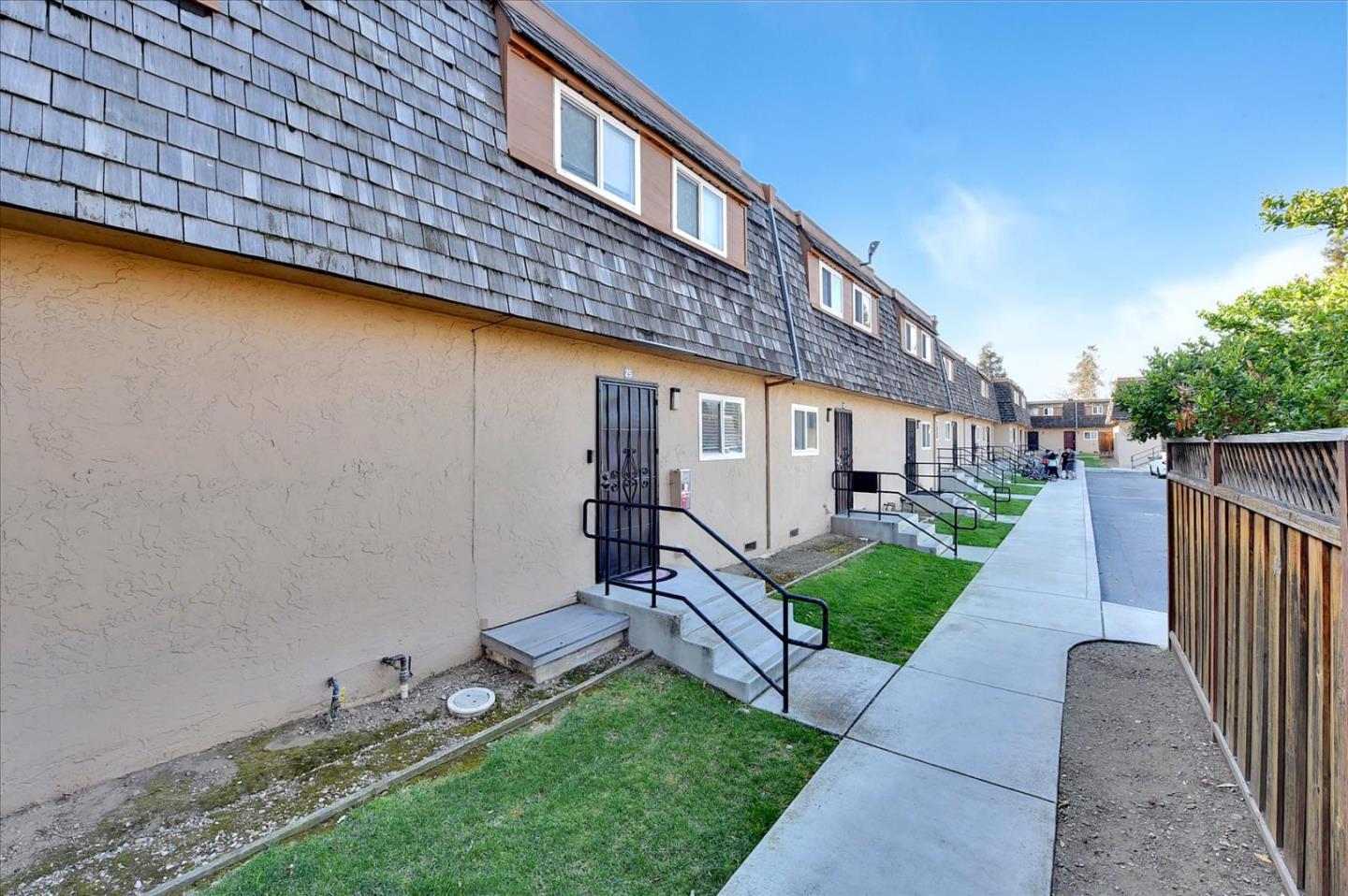 2925 Florence Ave 25, San Jose, CA 95127 3 Beds 1/1 Baths (Active