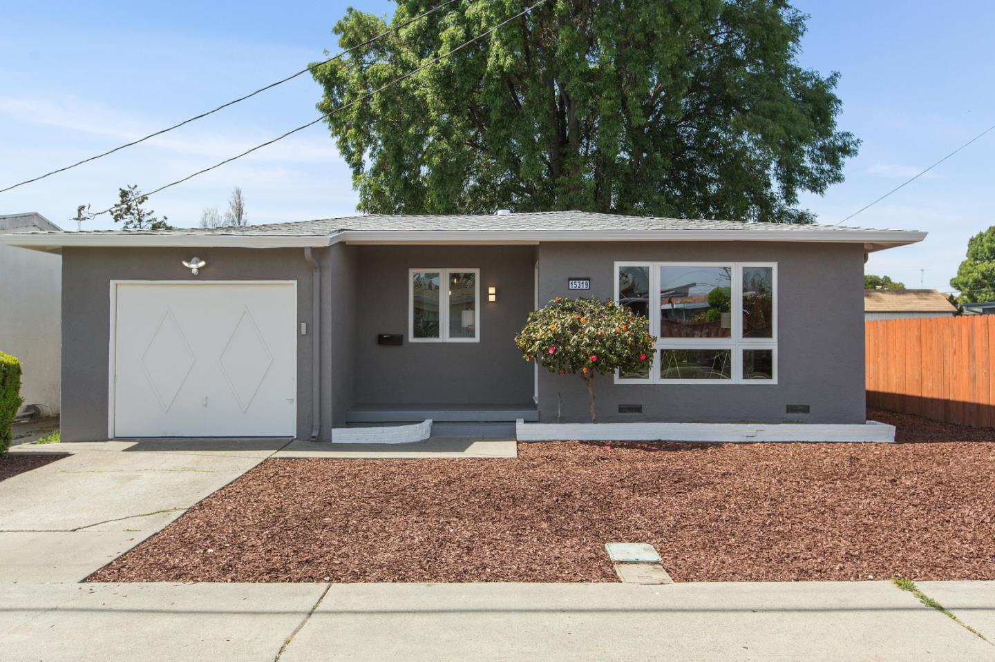 Detail Gallery Image 1 of 1 For 15319 Norton St, San Leandro,  CA 94579 - 3 Beds | 1 Baths