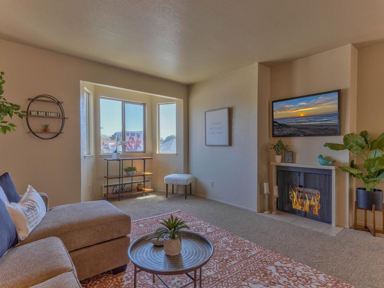 Detail Gallery Image 1 of 1 For 46 Stone St #21,  Salinas,  CA 93901 - 1 Beds | 1 Baths