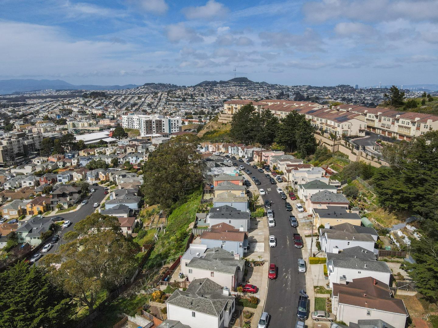 159 E Vista Ave, Daly City, CA 94014 3 Beds 1 Baths