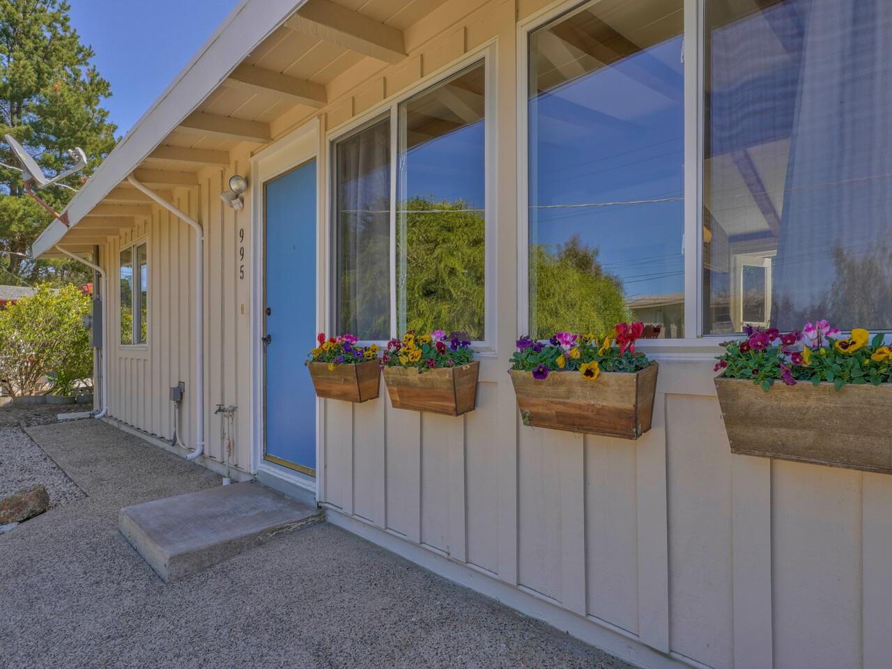 Detail Gallery Image 1 of 1 For 995 Piedmont Ave, Pacific Grove,  CA 93950 - 2 Beds | 1 Baths