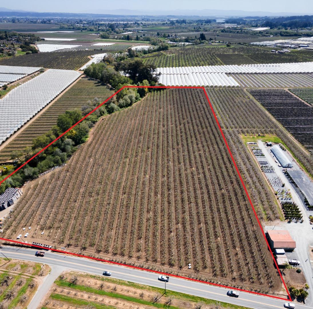0 Varni, CORRALITOS (WATSONVILLE), California 95076, ,Comm Lots And Land,For Sale,Varni,40964043