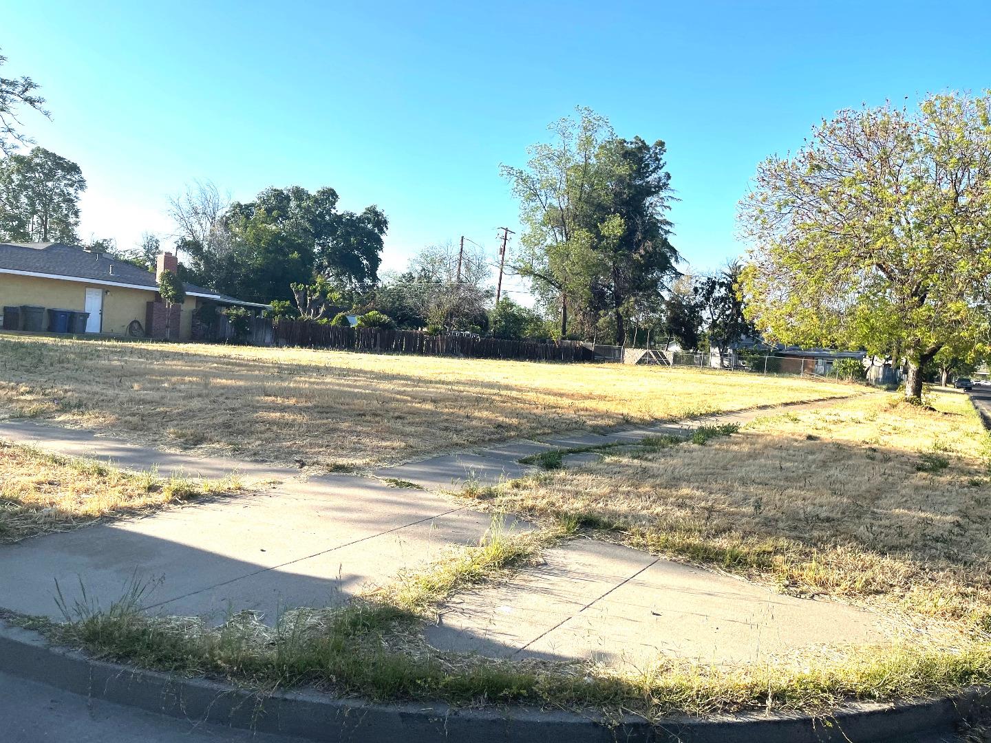 805 10th Street, MERCED, California 95341, ,Lots And Land,For Sale,10th Street,40964060