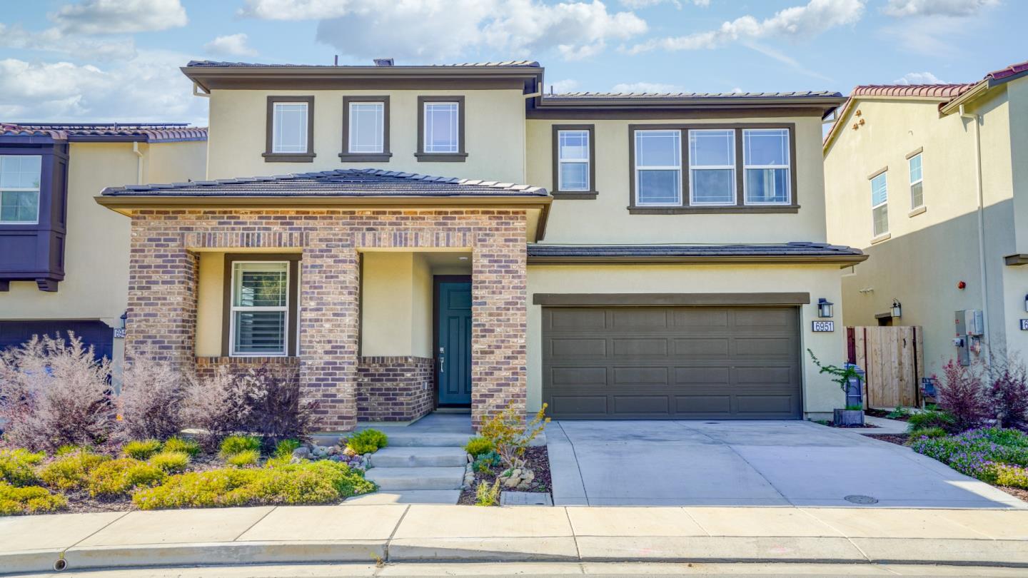 6951 Grenache Way, Gilroy, CA 95020 4 Beds 3 Baths (Sold) ML81837734 MLSL