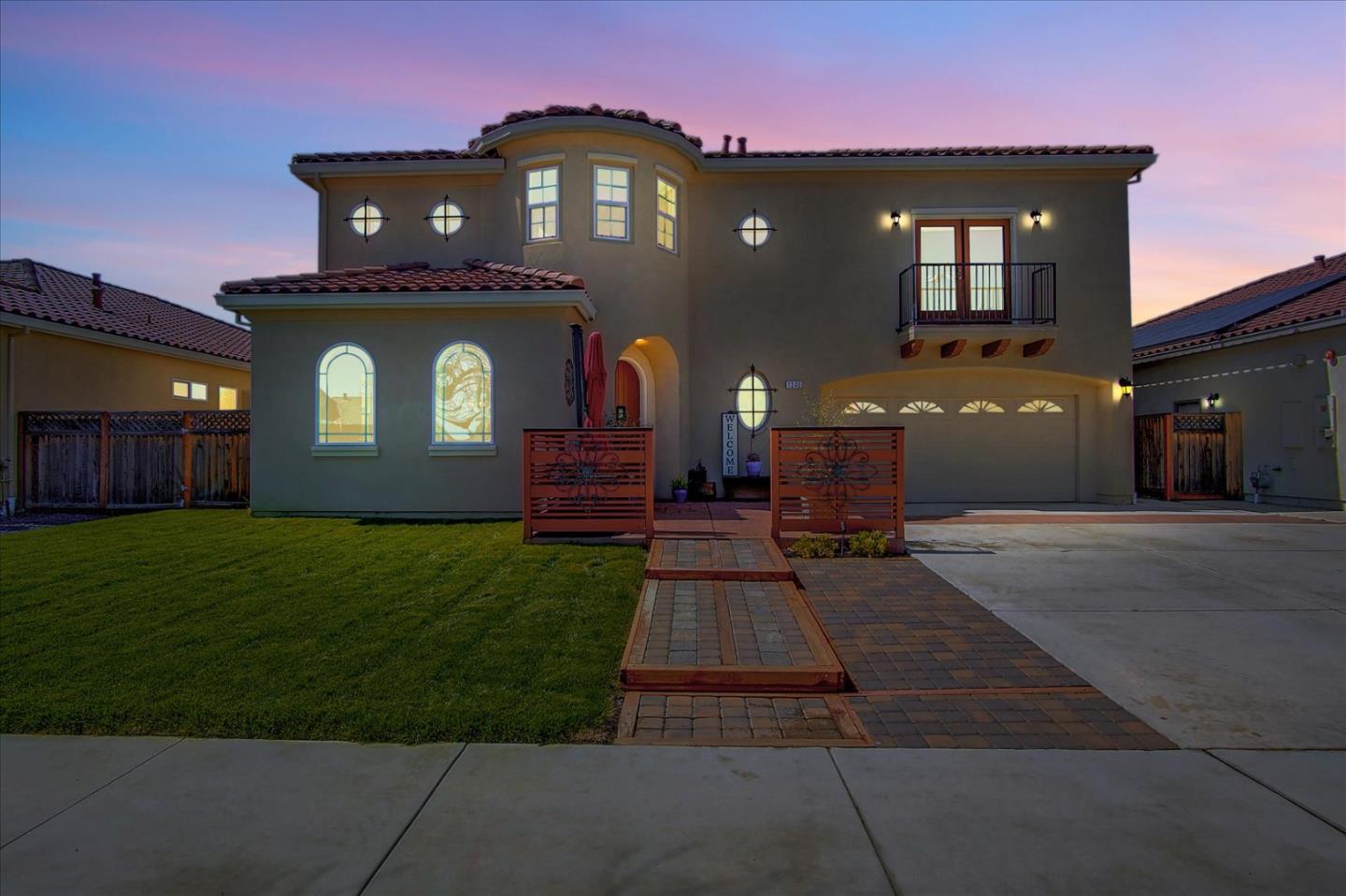 Detail Gallery Image 1 of 1 For 1240 Black Forest Dr, Hollister,  CA 95023 - 5 Beds | 2/1 Baths