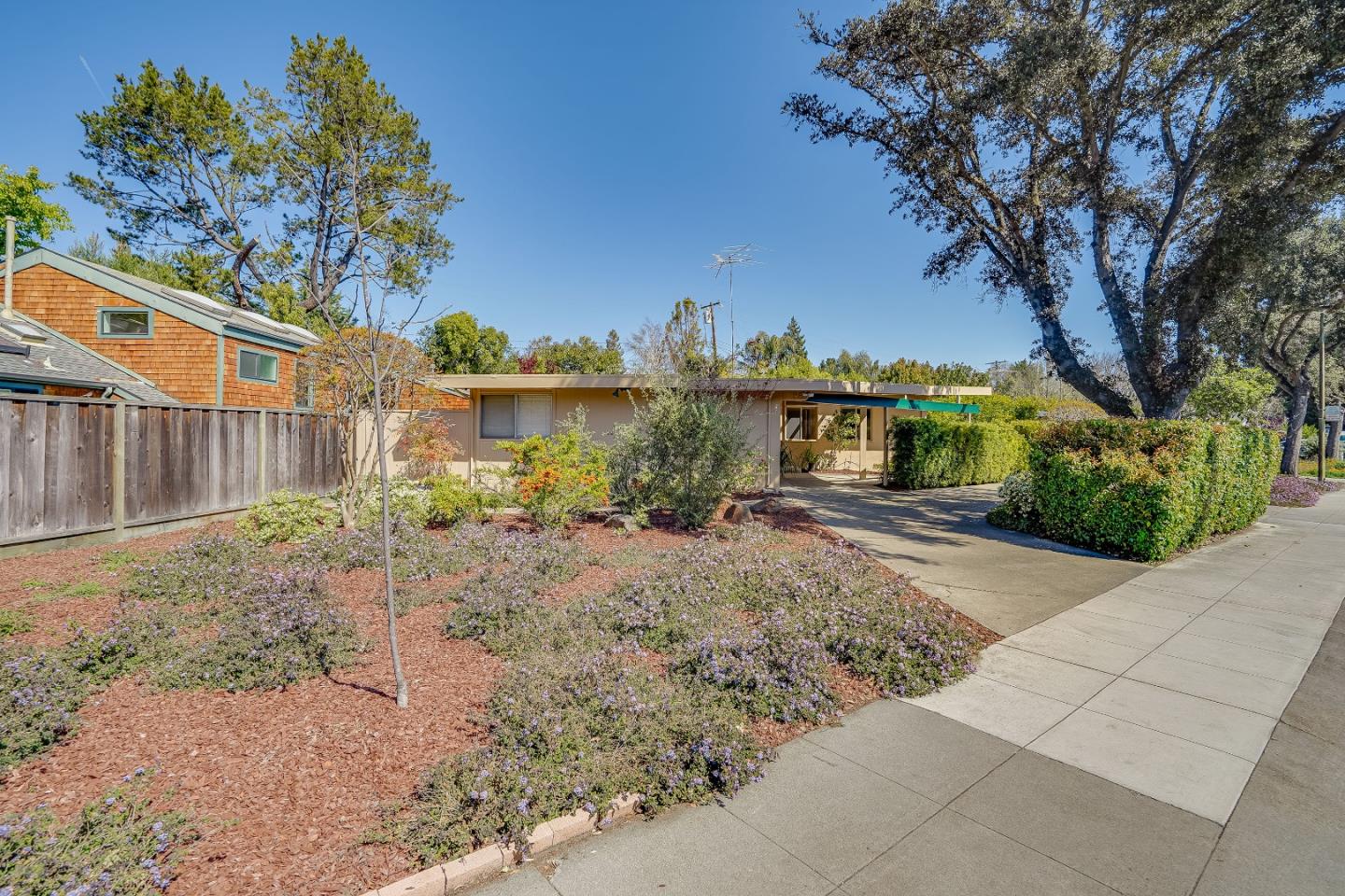 869 E Meadow Dr, Palo Alto, CA 94303 3 Beds 2 Baths (Sold