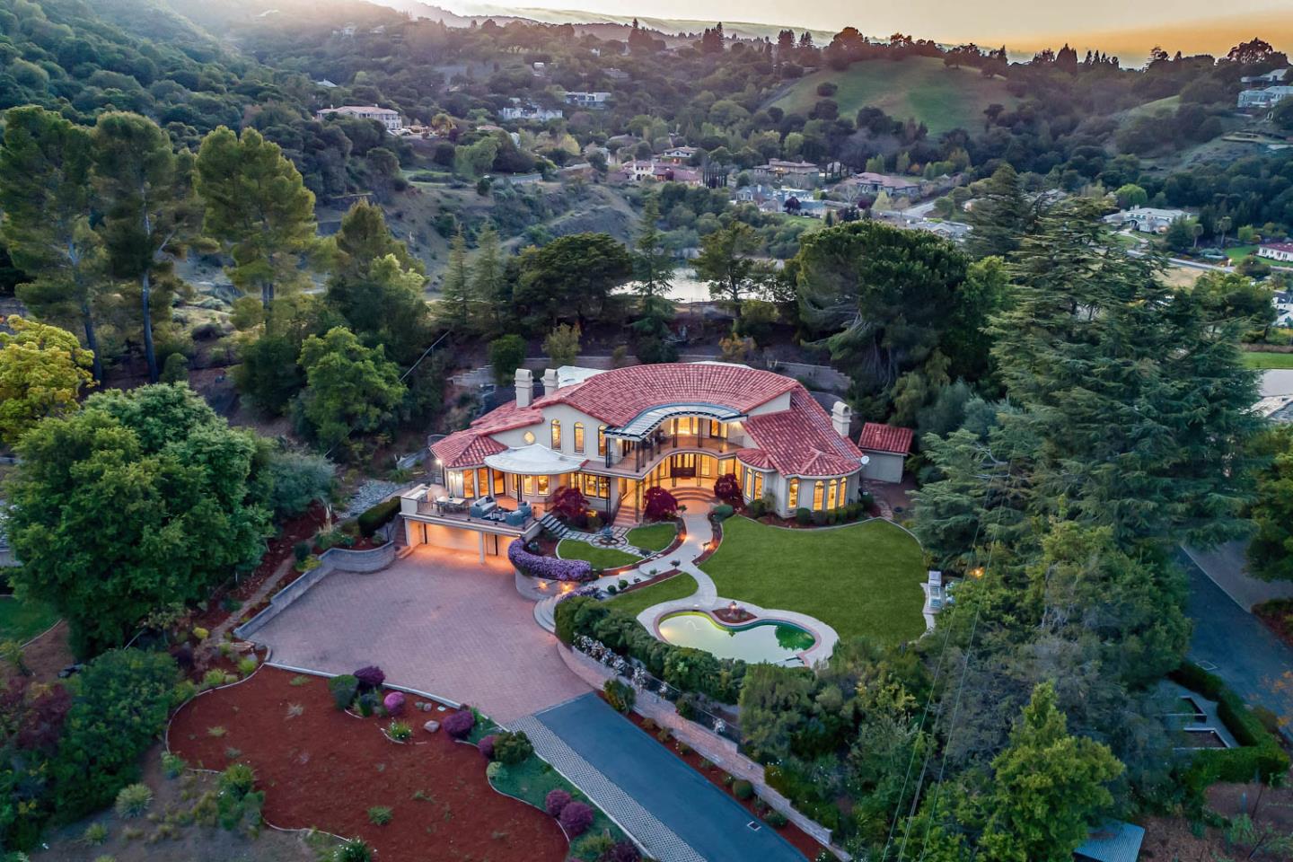 11011 Magdalena Rd, Los Altos Hills, CA 94024 4 Beds 5/1 Baths