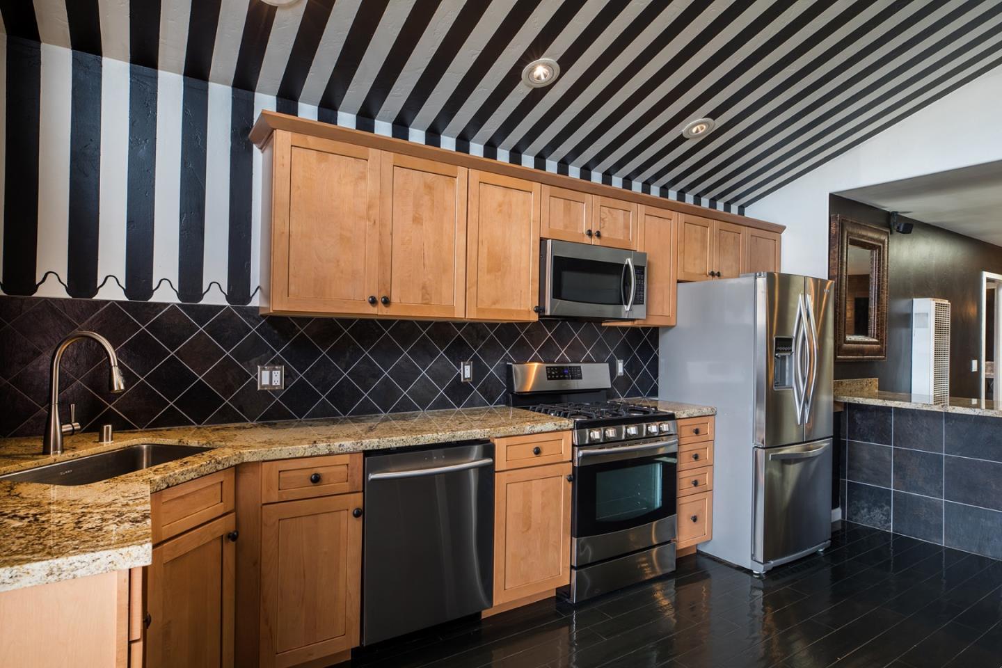 370 Shasta St, Sand City, CA 93955 Beds Baths (Expired