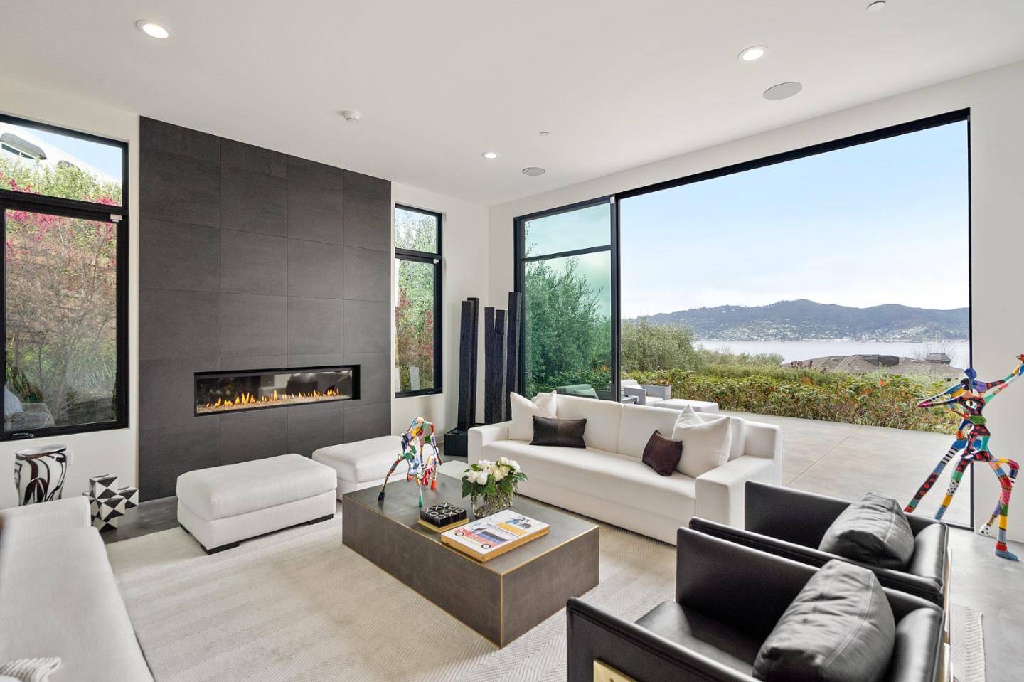Detail Gallery Image 1 of 1 For 21 Gilmartin Dr, Tiburon,  CA 94920 - 4 Beds | 6 Baths