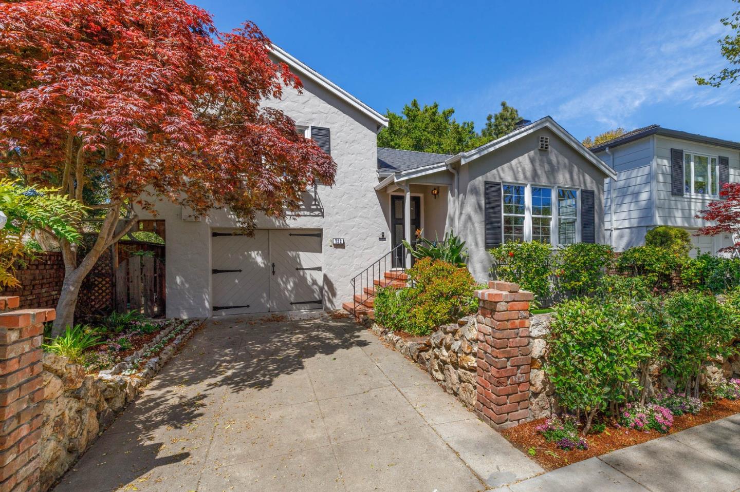 Detail Gallery Image 1 of 1 For 732 Vernon Way, Burlingame,  CA 94010 - 3 Beds | 2/1 Baths