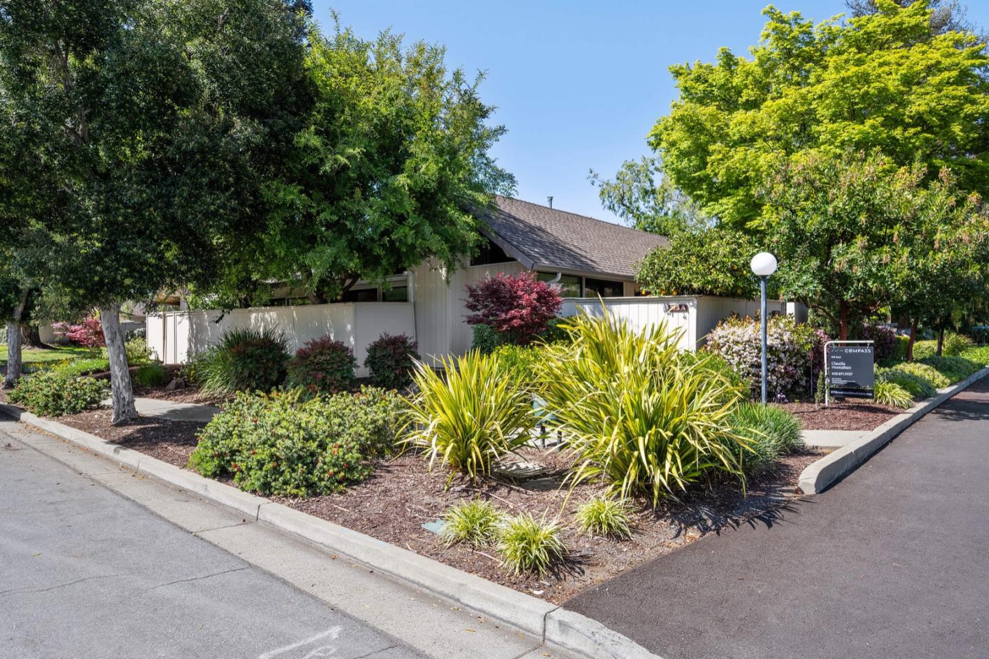 Detail Gallery Image 1 of 1 For 875 Brookline Dr a,  Sunnyvale,  CA 94087 - 2 Beds | 2 Baths