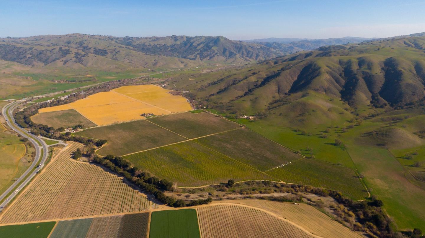3385 Pacheco Pass Highway, GILROY, California 95020, ,Comm Lots And Land,For Sale,Pacheco Pass Highway,40964160
