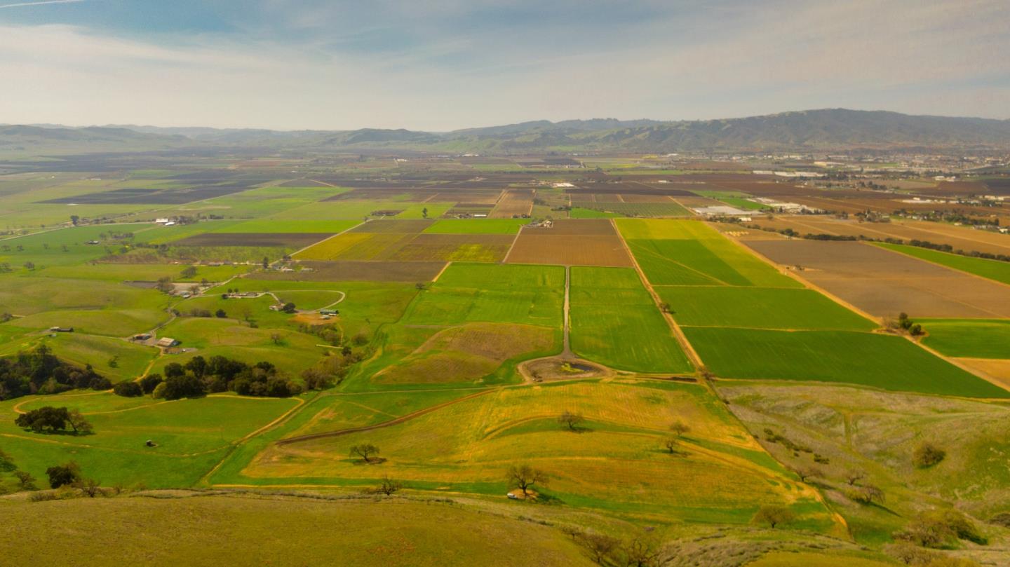 3385 Pacheco Pass Highway, GILROY, California 95020, ,Comm Lots And Land,For Sale,Pacheco Pass Highway,40964160