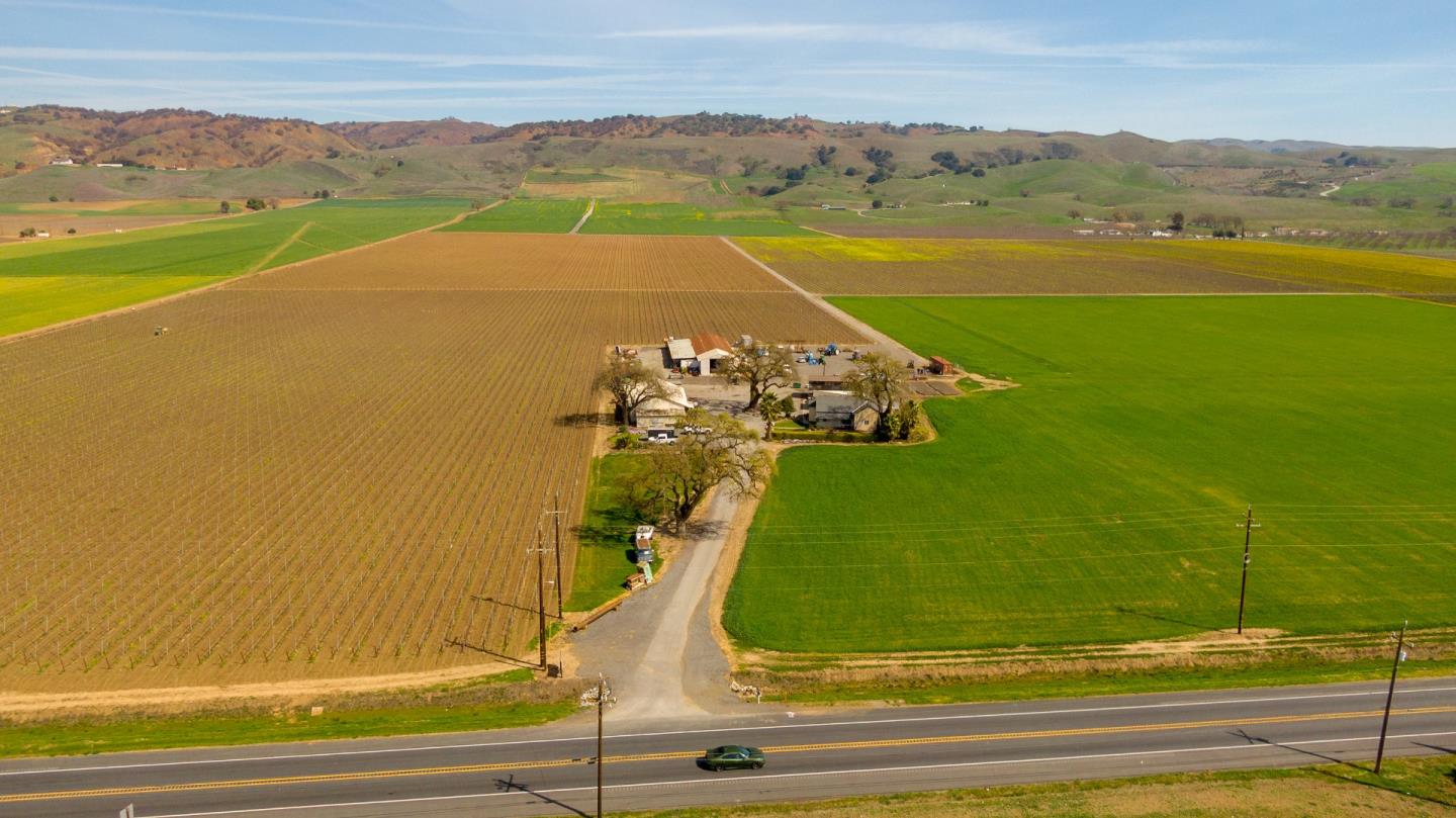 3385 Pacheco Pass Highway, GILROY, California 95020, ,Comm Lots And Land,For Sale,Pacheco Pass Highway,40964160