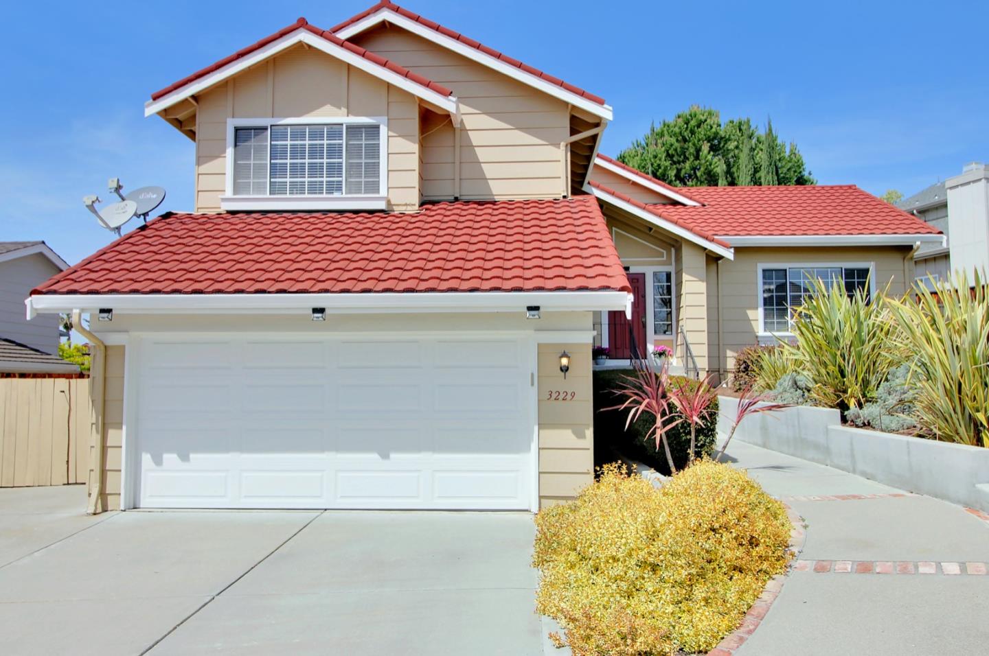 Detail Gallery Image 1 of 1 For 3229 Heritage Point Ct, San Jose,  CA 95148 - 5 Beds | 3 Baths