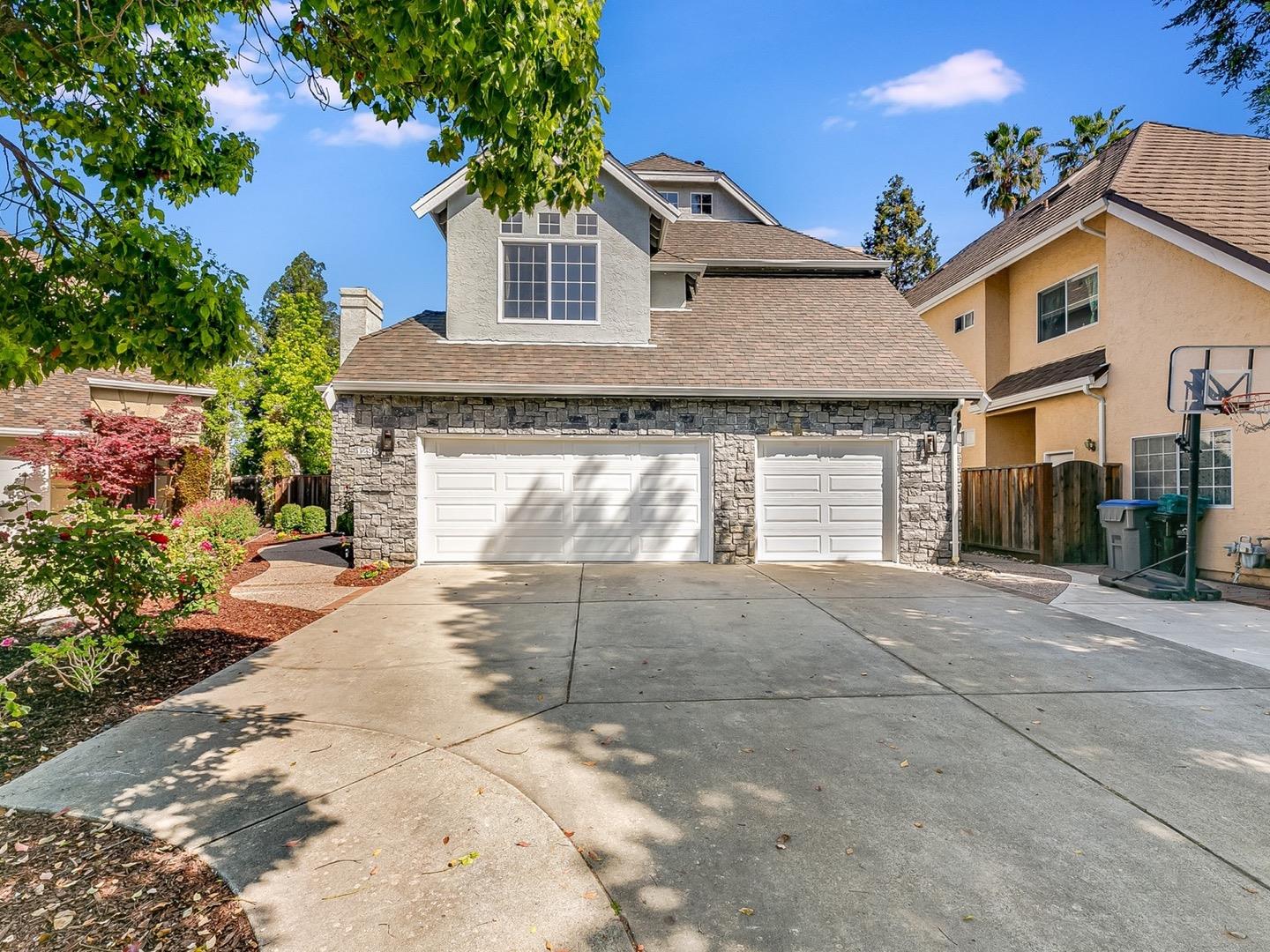 Detail Gallery Image 1 of 1 For 1293 Mcabee Estates Pl, San Jose,  CA 95120 - 5 Beds | 3 Baths