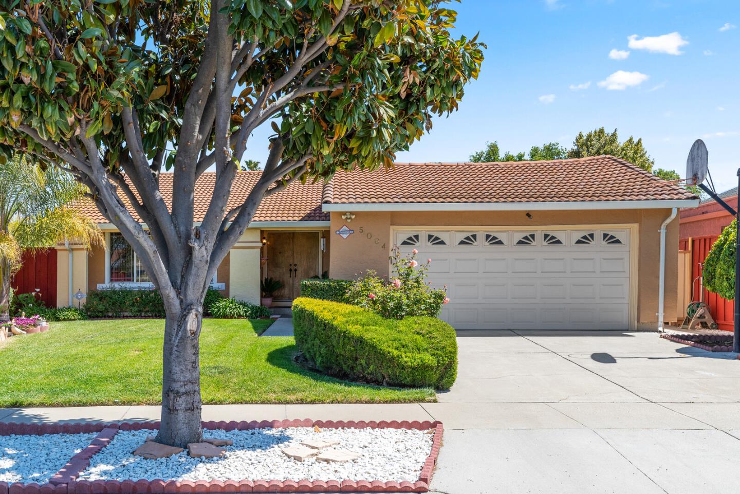 Detail Gallery Image 1 of 1 For 5084 Bougainvillea Dr, San Jose,  CA 95111 - 4 Beds | 2 Baths