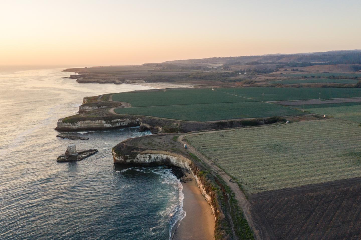 451 Coast Road, SANTA CRUZ, California 95060, ,Lots And Land,For Sale,Coast Road,40968409