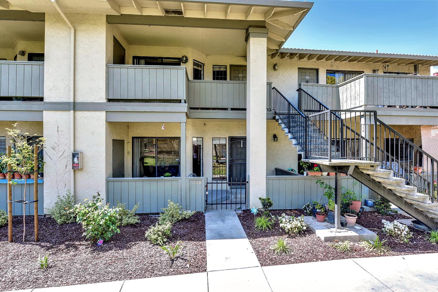 Detail Gallery Image 1 of 1 For 348 Kenbrook Cir, San Jose,  CA 95111 - 2 Beds | 2 Baths