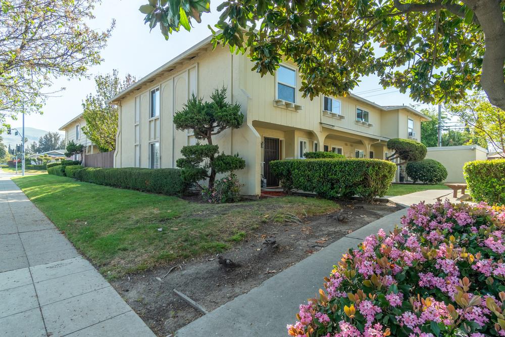 Detail Gallery Image 1 of 1 For 3180 Landess Ave a,  San Jose,  CA 95132 - 3 Beds | 1/1 Baths