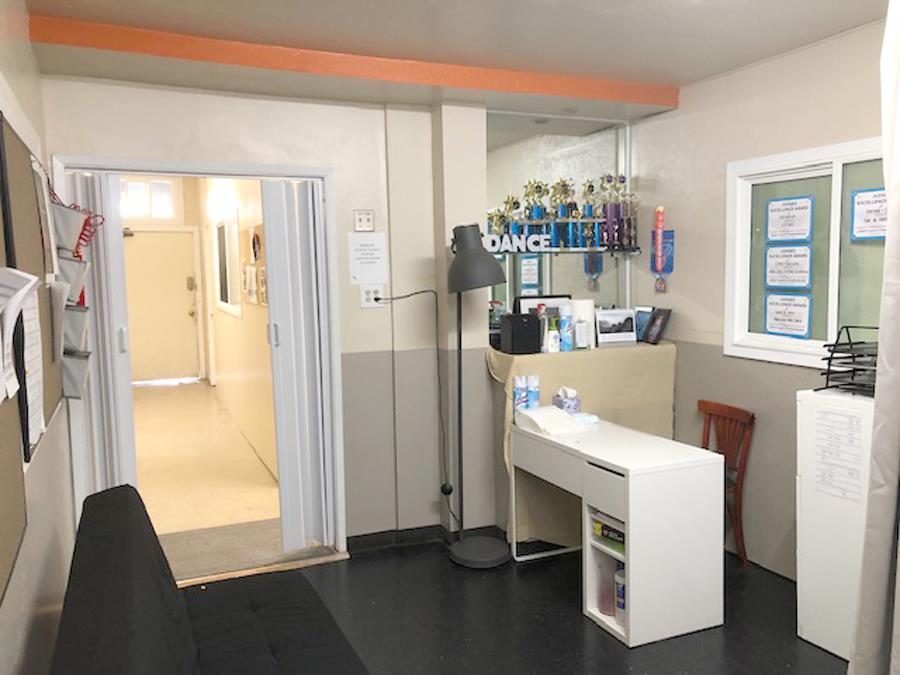 4141 El Camino Real, PALO ALTO, California 94306, ,Comm Industrial For Sale,For Sale,El Camino Real,40964240